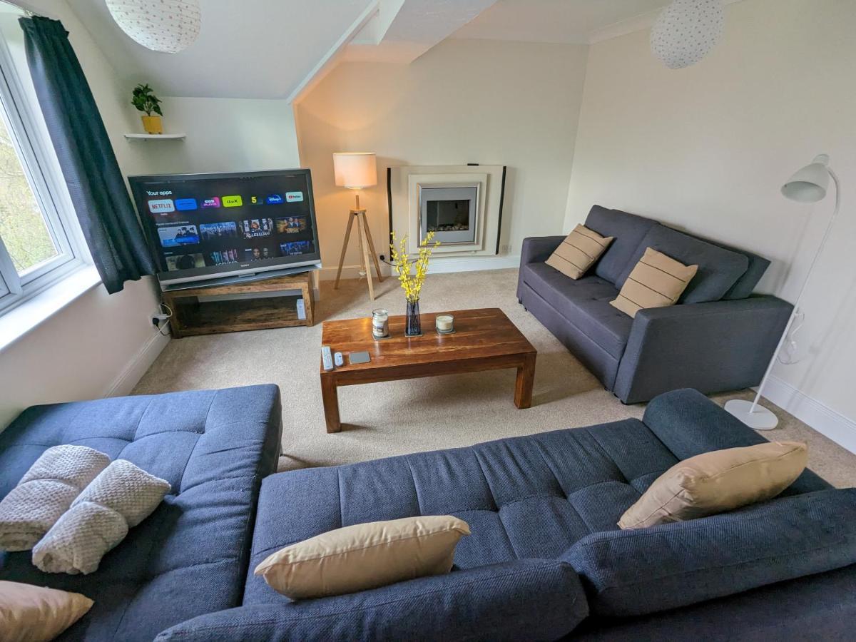 Large Apartment With Parking Guildford Exterior foto