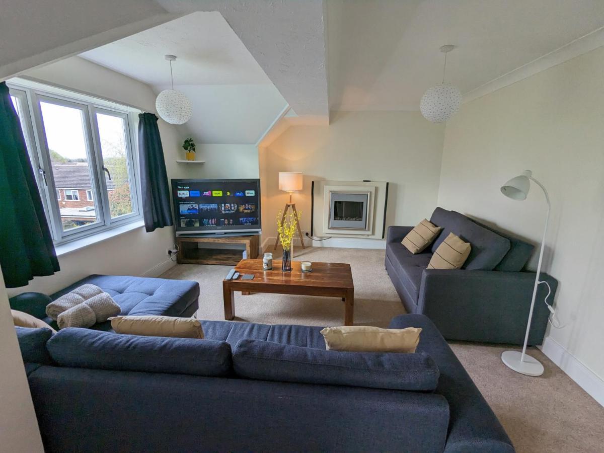 Large Apartment With Parking Guildford Exterior foto